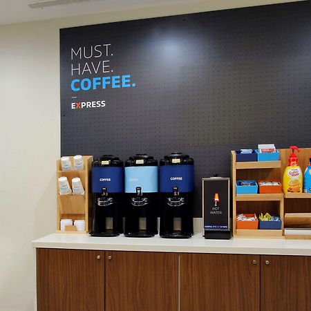 Holiday Inn Express Hotel & Suites Columbus By Ihg Ngoại thất bức ảnh