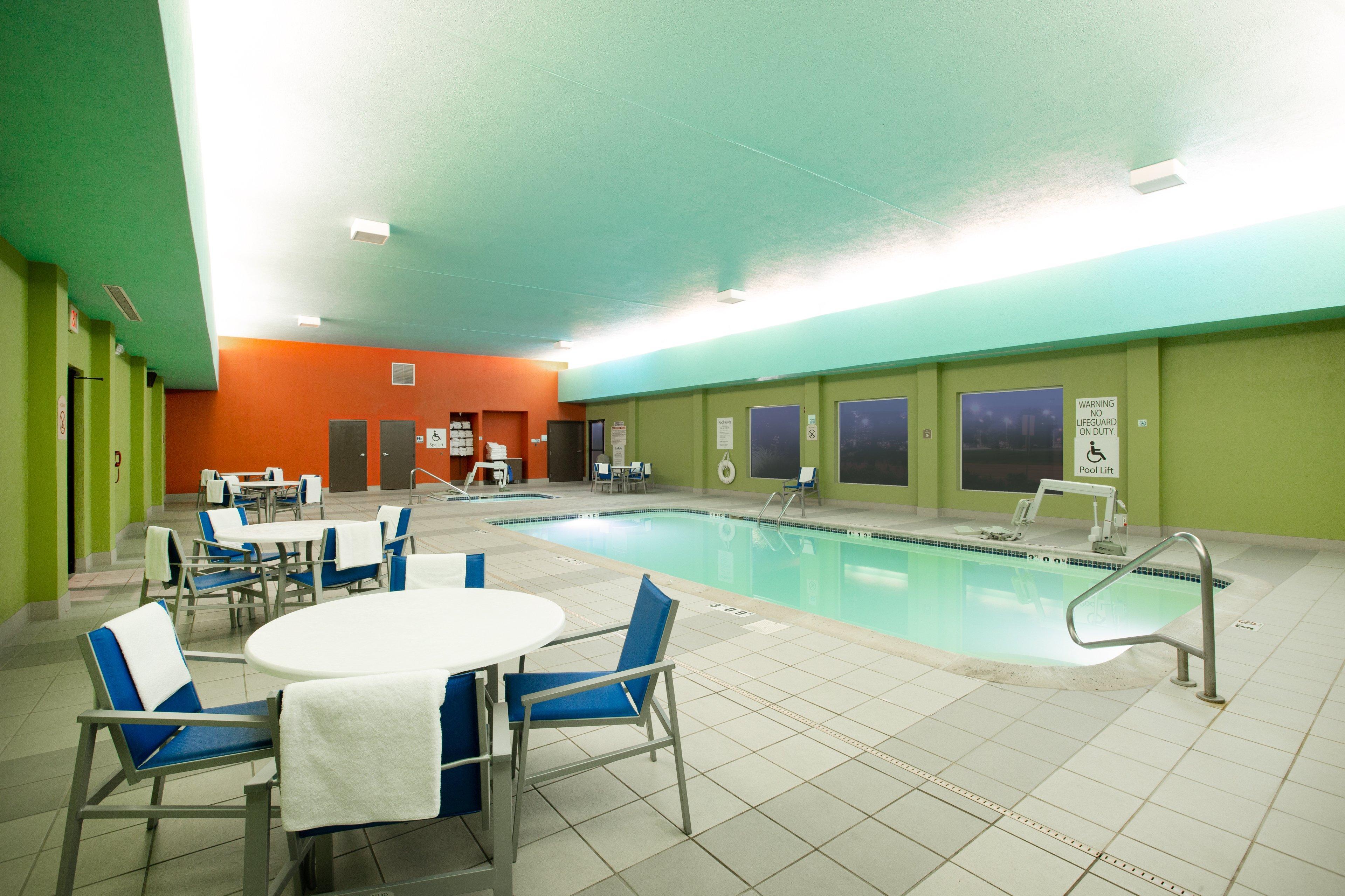 Holiday Inn Express Hotel & Suites Columbus By Ihg Ngoại thất bức ảnh