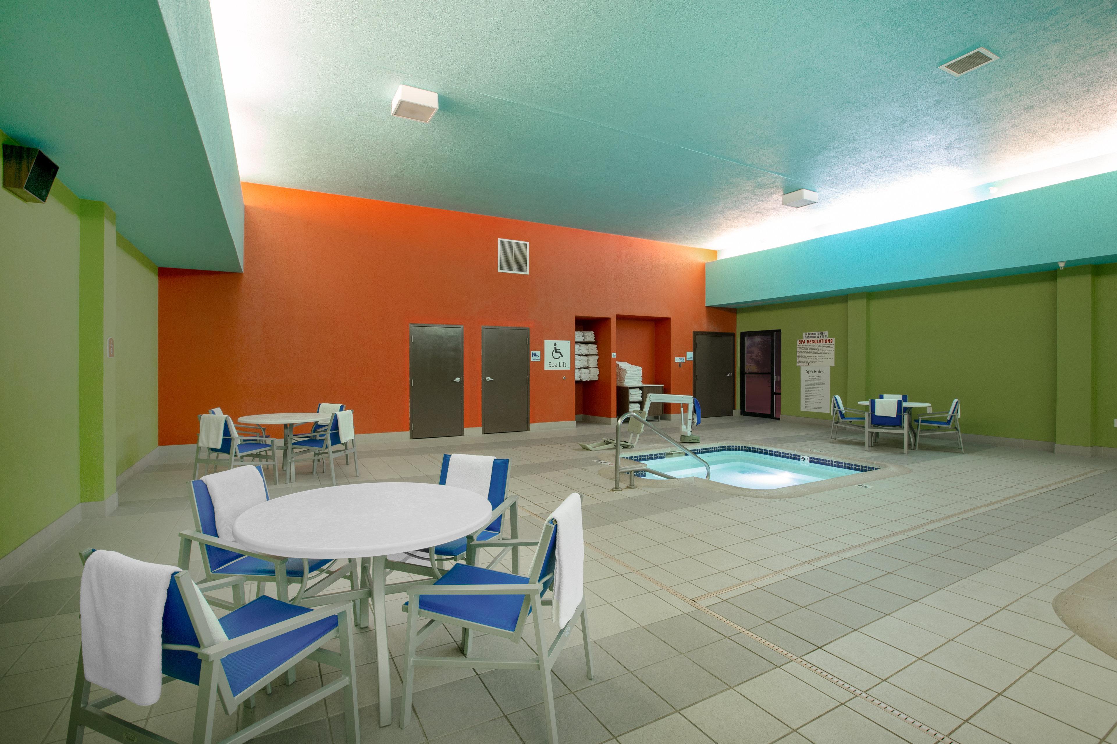 Holiday Inn Express Hotel & Suites Columbus By Ihg Ngoại thất bức ảnh