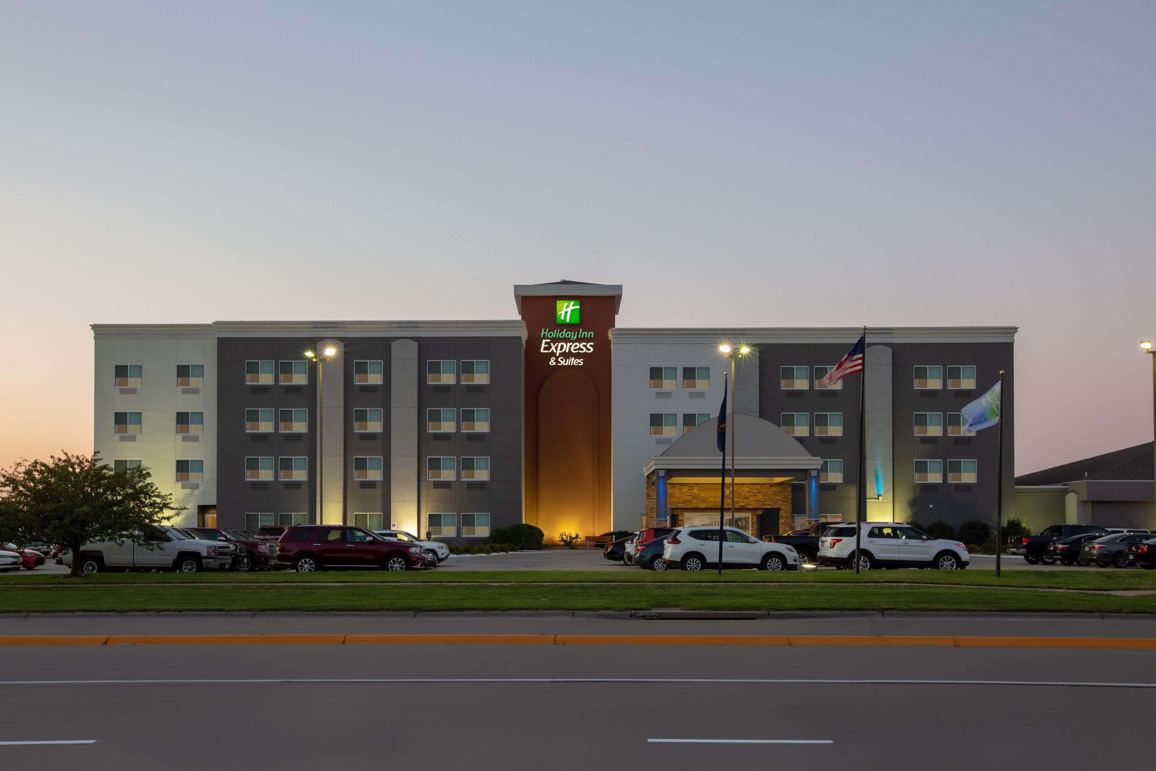 Holiday Inn Express Hotel & Suites Columbus By Ihg Ngoại thất bức ảnh