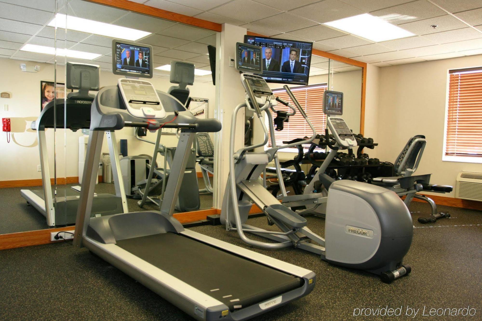 Holiday Inn Express Hotel & Suites Columbus By Ihg Ngoại thất bức ảnh