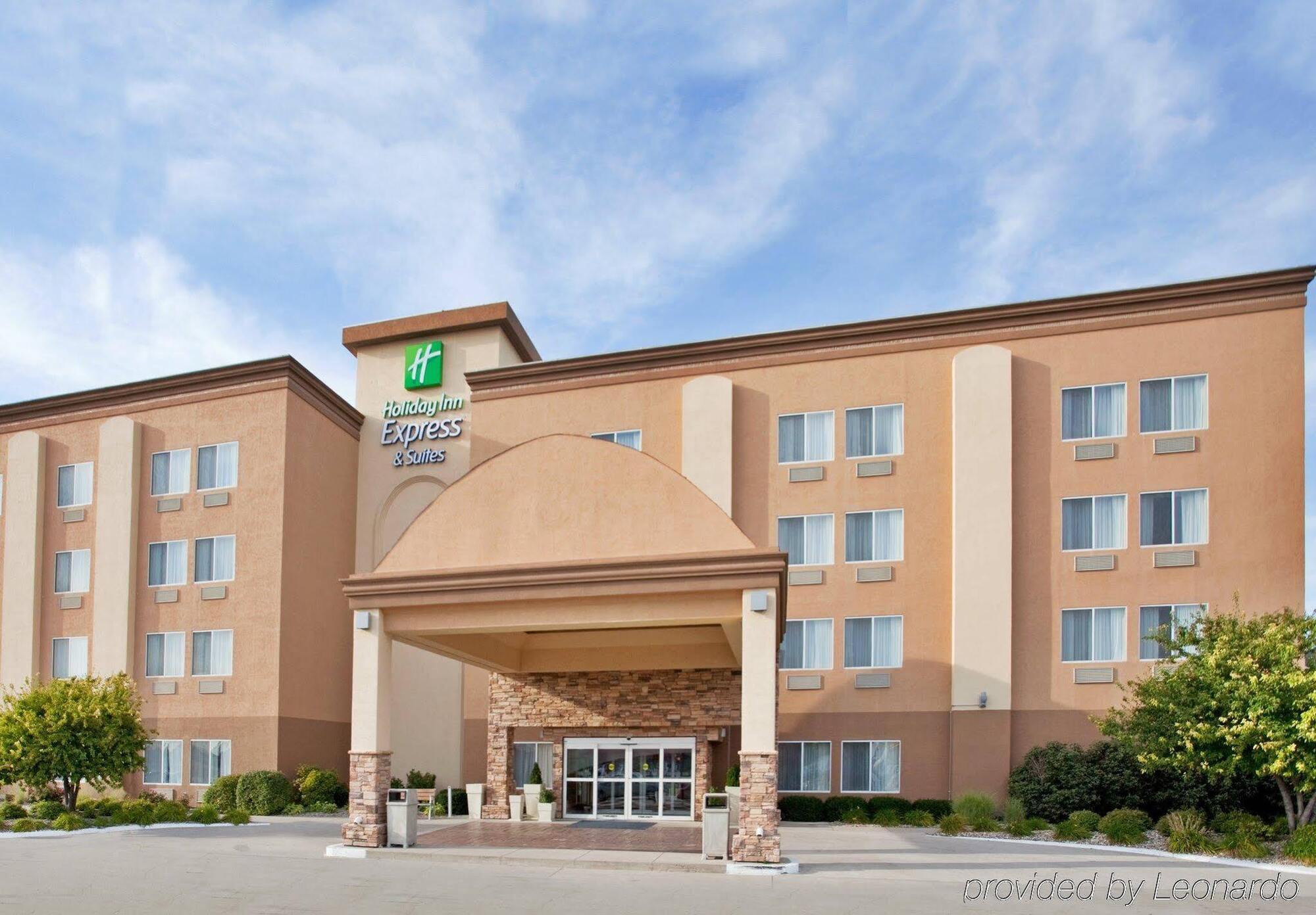 Holiday Inn Express Hotel & Suites Columbus By Ihg Ngoại thất bức ảnh