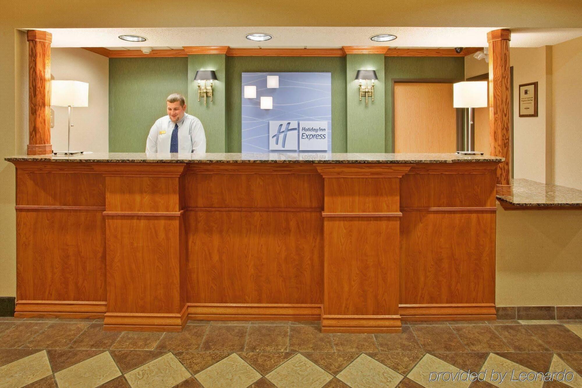 Holiday Inn Express Hotel & Suites Columbus By Ihg Ngoại thất bức ảnh